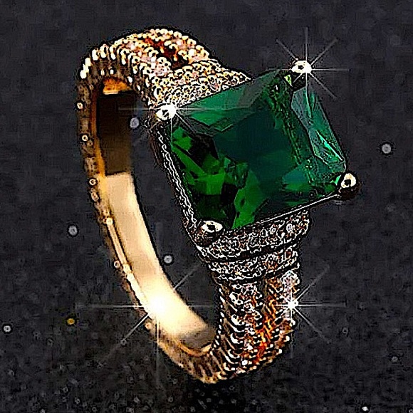 GOLD EMERALD RING 18K GOLD PLATED RING SIZE 7 - Picture 1 of 9